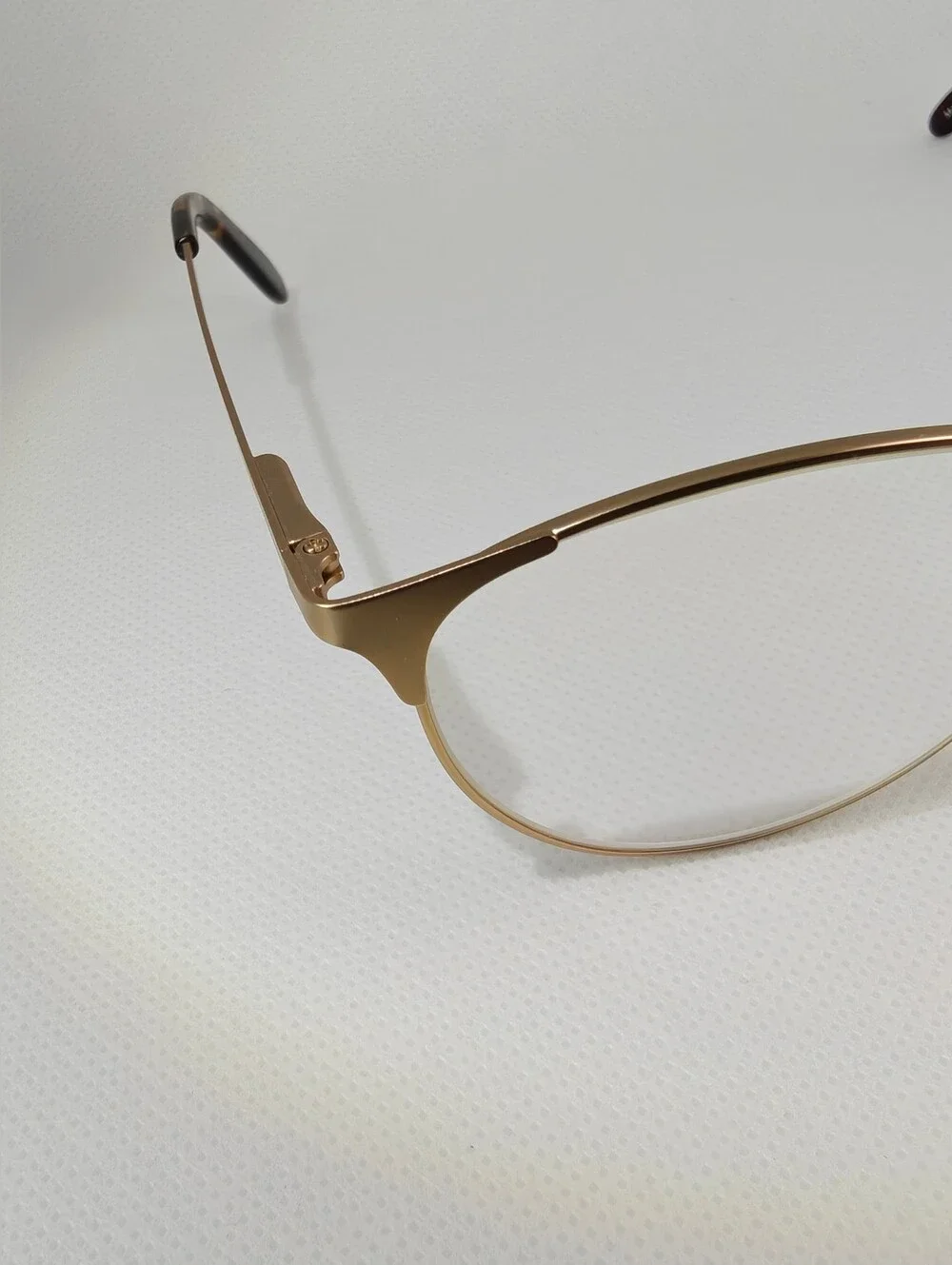 Sisi. Gold Metal Cat-Eye Women's Eyeglass Frames.
